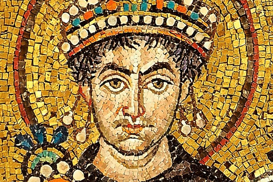 Justinià I representat en un mosaic de Sant Vidal de Ravenna. 547 aC.