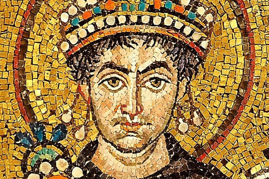 Justinià I representat en un mosaic de Sant Vidal de Ravenna. 547 aC.
