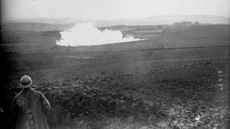 Explosió d'una mina vista des del front francès durant la Primera Guerra Mundial, 1916, Biblioteca Nacional de França